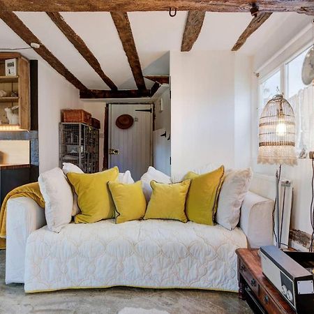 The Dairy, One Bedroom Cottage In A 15Th Century Farmhouse Parham Esterno foto